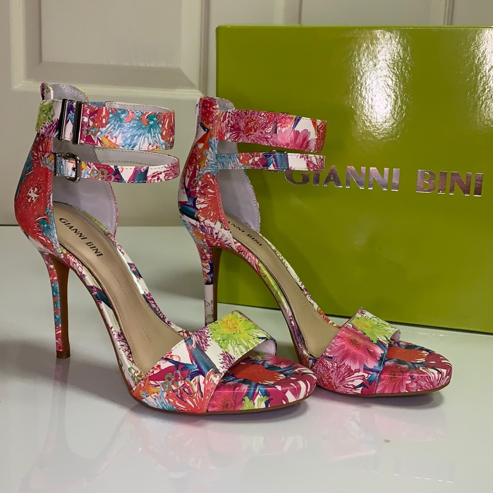 Gianni Bini heels, Size 9M, Multicolored